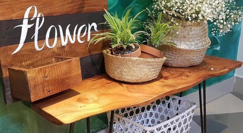 Flower Hostel Hanoi Bagian luar foto